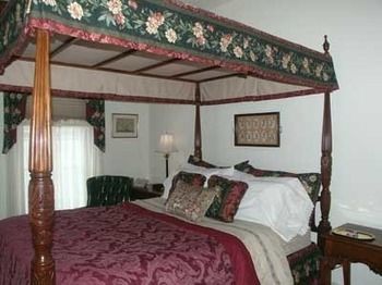 Inn At The Canal Bed & Breakfast Chesapeake City Exterior photo