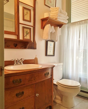 Inn At The Canal Bed & Breakfast Chesapeake City Exterior photo